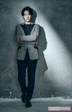 ディーン・フジオカ〈撮影/廣瀬靖士 ヘアメイク/花村枝美(MARVEE) スタイリング/ISONKAWADA(IMPANNATORE) 衣装協力/TAEASHIDA(junashida)〉