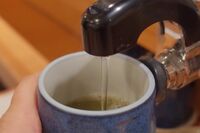 【知って楽しい雑学】回転寿司にはなぜ温かい緑茶が置いてあるの？ 背景に“衛生面・実用性”の意外な理由