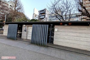 問題になっている池之端側以外の上野公園内のトイレ　撮影／編集部