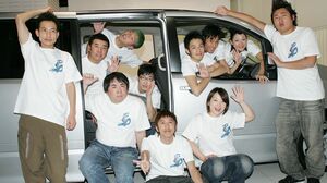 『はねるのトびら』（2001〜'12年）'00年4月～'01年3月まで放送された『新しい波8』から選ばれた5組でスタート。中高生を中心に人気を集めた