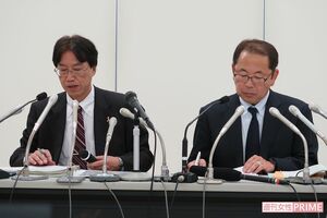 札幌児相の高橋誠所長（左）東美伸相談判定一課長（右）