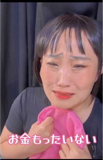 犬系彼女に似ていると話題のキンタロー。が視聴者のリクエストに応えてモノマネ動画を投稿。人気を集めている（キンタロー。の公式Xより）