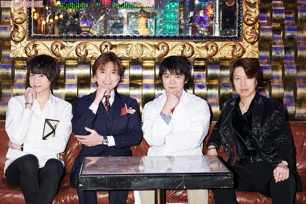 （写真左から）三遊亭翔太、流星、堀田秀吾教授、桐生