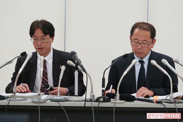 札幌児相の高橋誠所長（左）東美伸相談判定一課長（右）