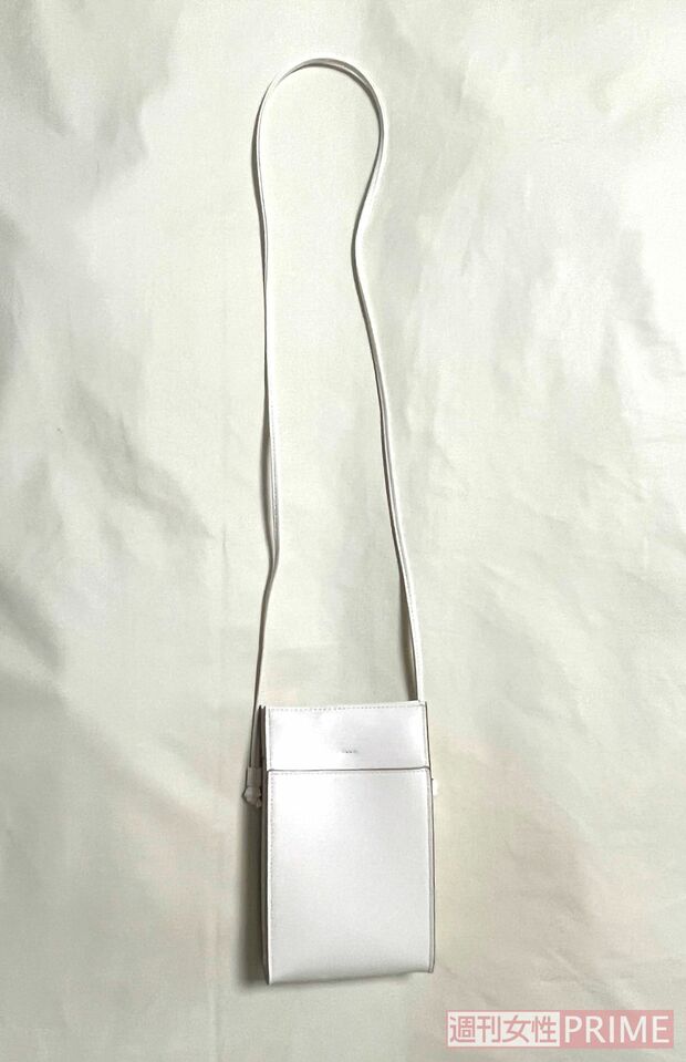 レザータッチミニツールショルダーバッグ「高見えするフェイクレザーが特徴」