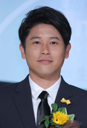 冷静な解説に「スカしすぎ」の声があった内田篤人/撮影・編集部
