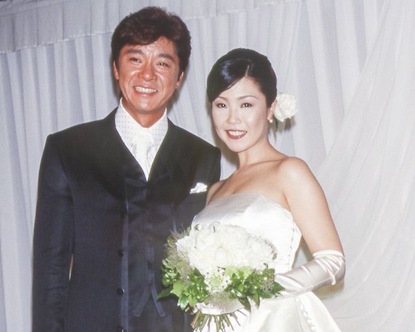 2001年6月に結婚。夫婦で2度にわたる闘病を乗り越えてきた