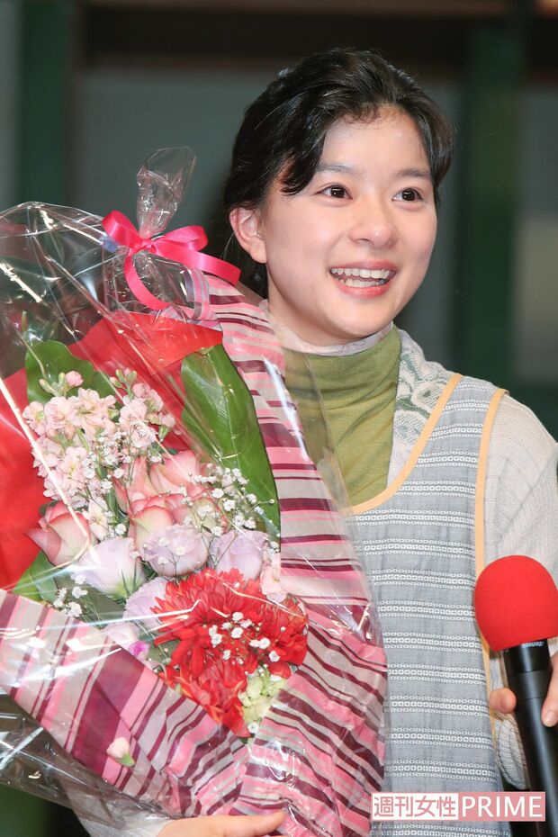 サプライズ演出に芳根京子は号泣　撮影／坂本利幸