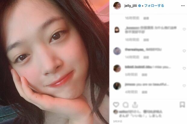 黒髪であどけない表情を見せるソルリ(本人のInstagramより)