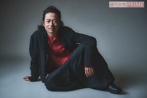 三上博史　撮影／廣瀬靖士　ヘアメイク／赤間賢次郎　スタイリング／勝見宣人（KoaHoleinc.）衣装協力／suzukitakayuki