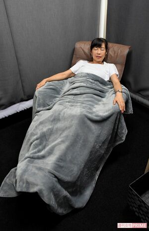 カフェイン入りのコーヒーを飲んで「ナップ」。フランスベッド製のチェアは未体験の快適さ　撮影／渡邉智裕