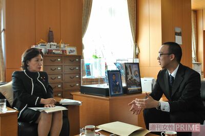 '12年には文科大臣時代の田中眞紀子氏に独占インタビューを行ったことも