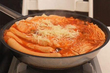 ギョニソのプデチゲ(画像提供/チルさん)