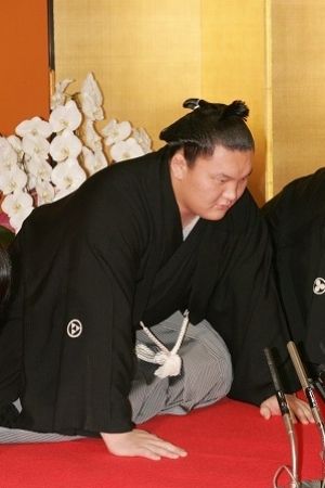 白鵬の優勝記録更新に水を差した熊ヶ谷親方の離婚と借金問題