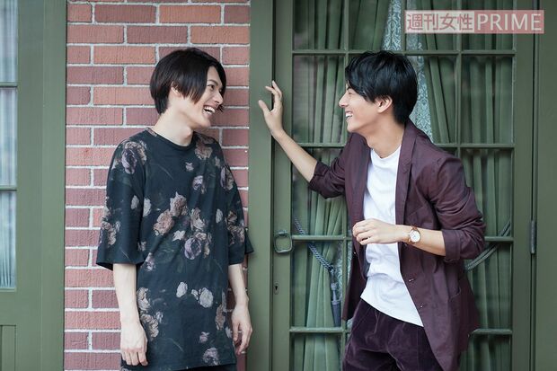 （左）崎山つばさ、（右）中尾暢樹　撮影／廣瀬靖士