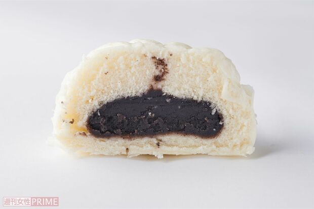 【あんまん】第3位　ミニストップ　北海道小豆のこしあんまんごま入り／130円　撮影／山田智絵