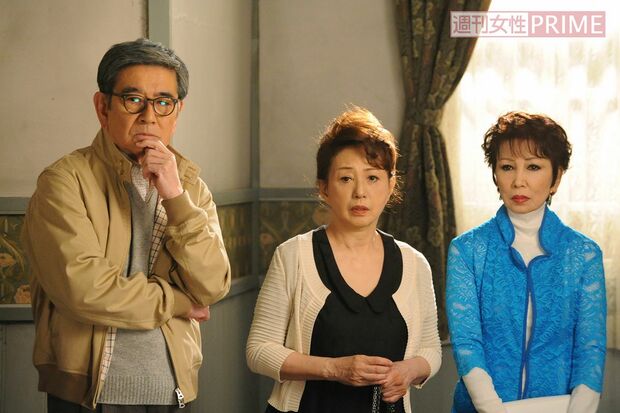 かつて芸能ニュースを沸かせた浅丘ルリ子、加賀まりことの共演は、注目の的に