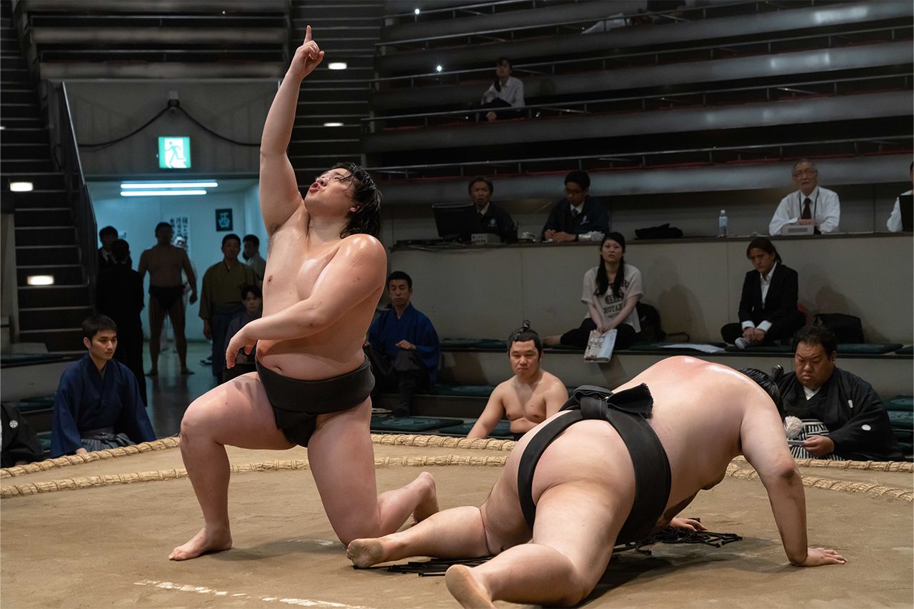 ジュニアアイドル　足裏 Netflixドラマ『サンクチュアリ ―聖域―』で描かれる力士の日常「かかとのひび割れに瞬間接着剤？」に専門家「本当です」力士の遊び・お金事情を聞く  | 週刊女性PRIME
