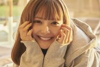 「きゃりーぱみゅぱみゅ路線?」安斉かれんの近影に「迷走中」の声、“浜崎あゆみっぽい感じ”でデビューも…