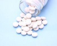 風邪をひいたらすぐに病院へ行く? 市販薬で大丈夫?