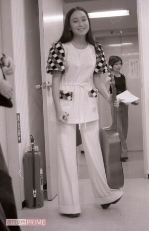 '70年代、アイドル全盛期のころのアグネス。かわいすぎる!
　教育者として40年近く大学で教壇に立ってきたアグネス。今も大阪経済大学の客員教授をしており、講演会に呼ばれることも多い。