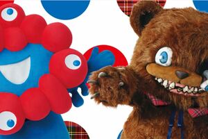 ミャクミャクとUSJのハロウィーンイベントの人気キャラ『ハミクマ』(公式サイトより)