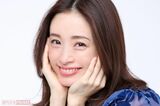 優しく微笑む上戸彩（撮影／渡邉智裕）