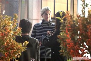 志尊淳がドラマロケで見せた男前な立ち姿