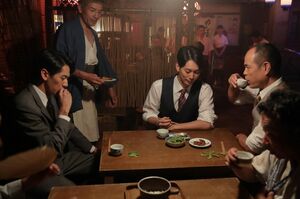 男子会“タノシカ”で男たちは息巻く (c)NHK