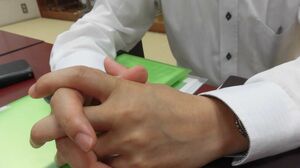 高木さんは、今年で3歳になる娘とトータル20時間も会っていない