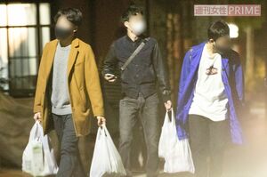 飲み会に集う研修医たち。楽しそうにコンビニで買い出しを行っていた