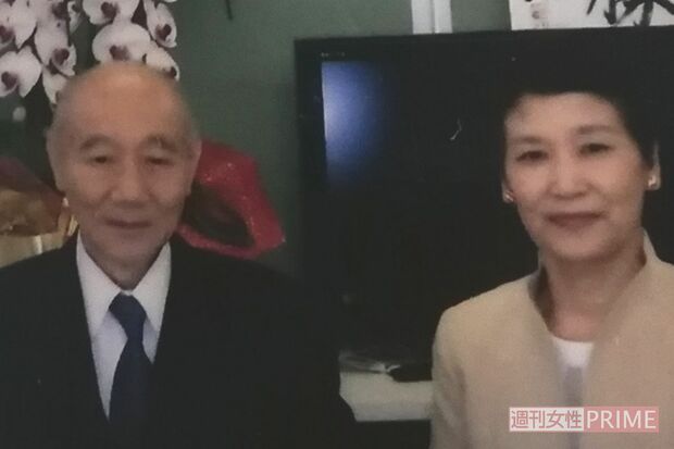 2017年10月の衆議院選挙で当選したときの齋藤さんと真理子夫人(齋藤さん提供)