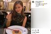 小島瑠璃子の右手の薬指には指輪が(本人のインスタグラムより)