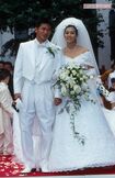 1993年、都内のホテルで挙式を開いた三浦知良選手とりさ子夫人