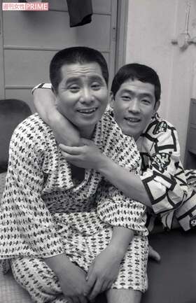 コント55号（左から坂上二郎、萩本欽一）