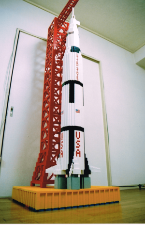 中学生のときに作ったというサターンロケット