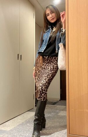 批判が集まってしまう工藤静香のファッション(本人インスタグラムより)