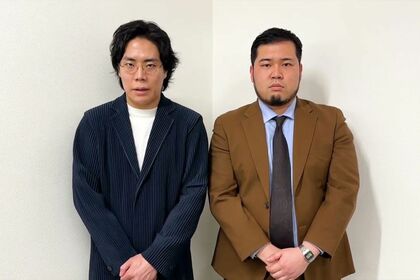 オンラインカジノについて警察から任意の聴取を受けた、お笑いコンビ『令和ロマン』高比良くるま(左、公式Xより)