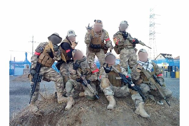 サバイバルゲームに参加する野崎祐也容疑者（本人SNSより、一部加工）