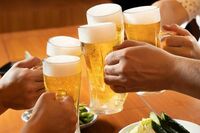 「とりあえずビール」は悪酔いしやすい!アンチエイジングの専門医が解説する“正しい飲み方”、おつまみに…