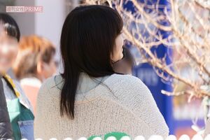 エキストラの赤ちゃんを抱っこした広瀬すずだったが