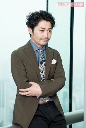 安田顕　撮影／高梨俊浩