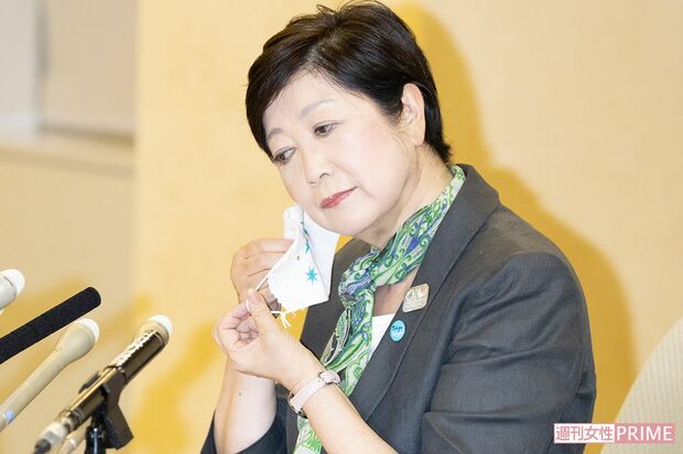 “ユリコノマスク”をはずし、都知事選への立候補を表明した小池百合子都知事（6月12日）