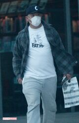 2012年、代官山蔦屋に訪れ、何かを購入したTKO木下