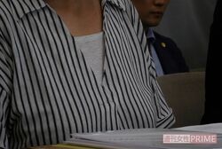 記者会見に臨む母・晴海さん。昌之くんと行った情報公開請求で明るみに出た事実は多い
