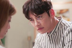 「俺のもとに戻れ。俺に就職しろ」　(c)SBS