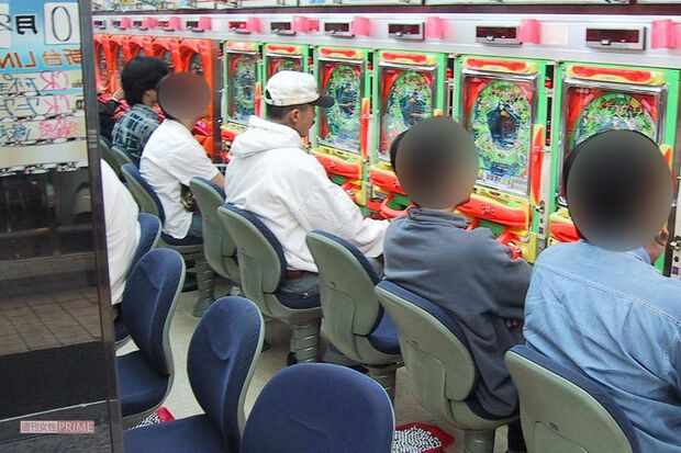 '00年、パチンコに興じる田代まさし