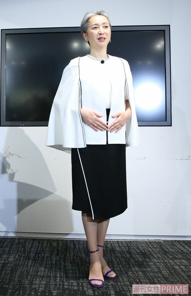 立ち方にも品がある近藤サト