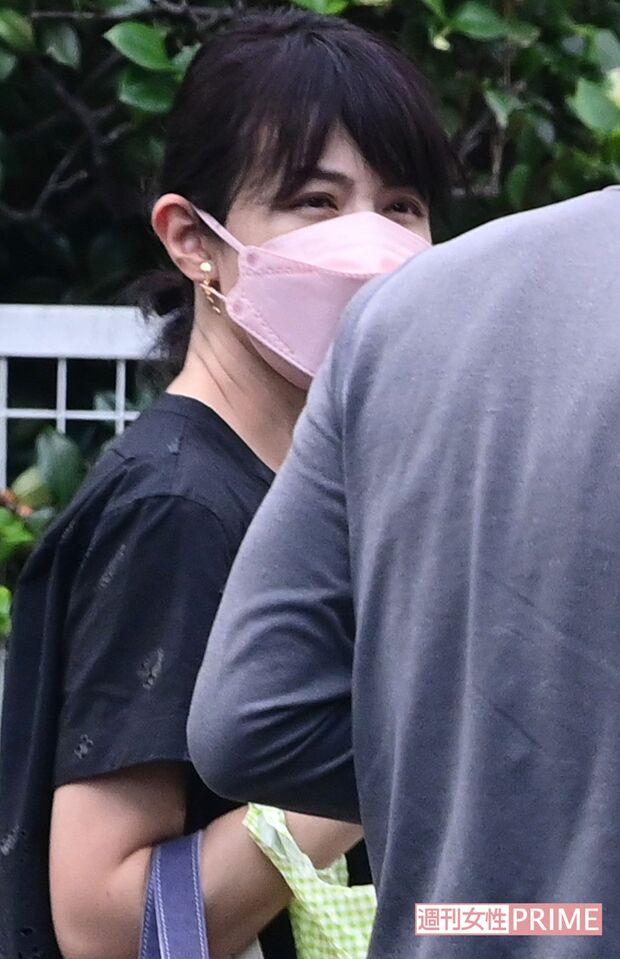 記者からの直撃を受ける平井理央('21年10月)