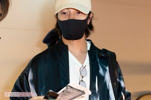 ミラノコレクションの会場でも着用していたブルゾンを羽織って颯爽と帰国した山下智久を直撃（2022年）